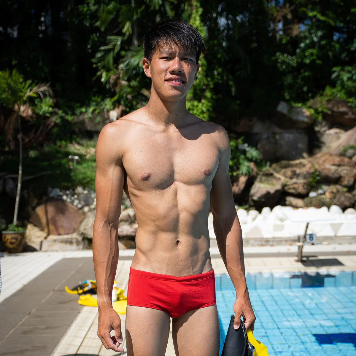 Aqua Short Solid Red :: FINIS Australia